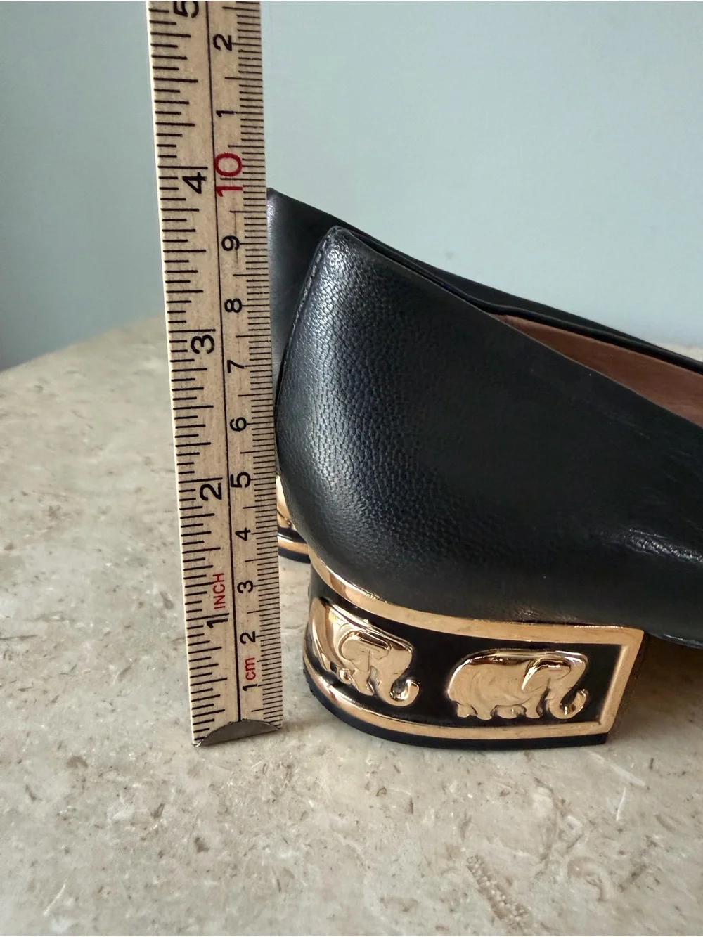 Nina Originals Pumps Women’s Size 6.5 Black Leather Gold Elephant Heel Ornate